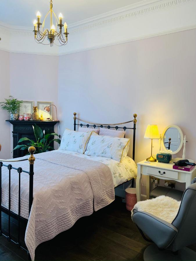 Good Times Edinburgh Elm Row City Centre Apartment ภายนอก รูปภาพ